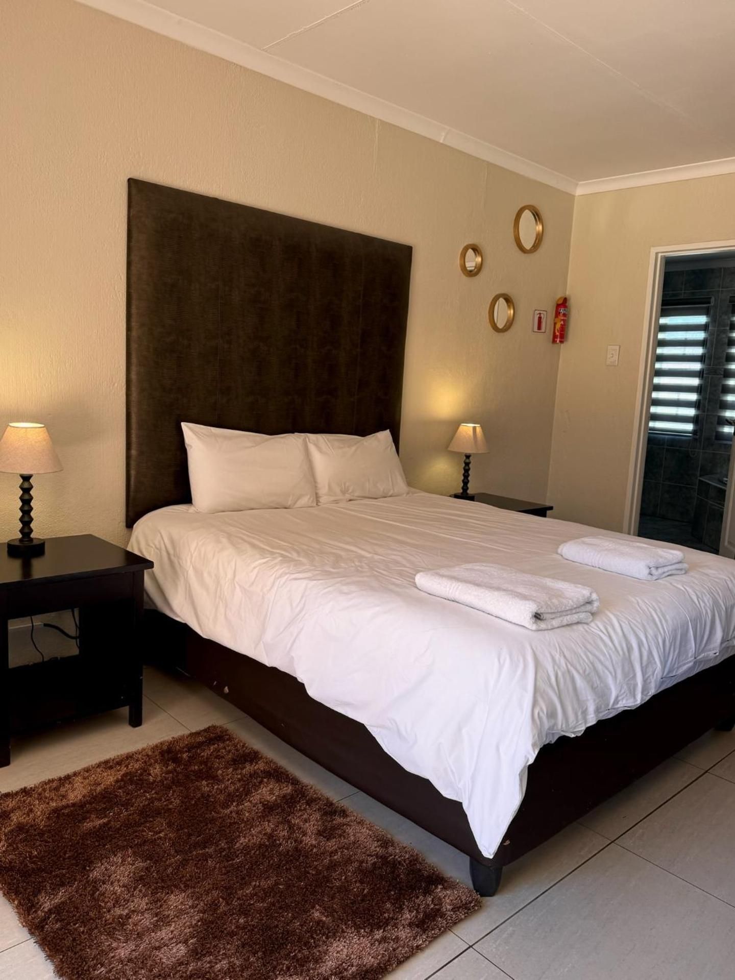 Deluxe Double or Twin Room with Pool View