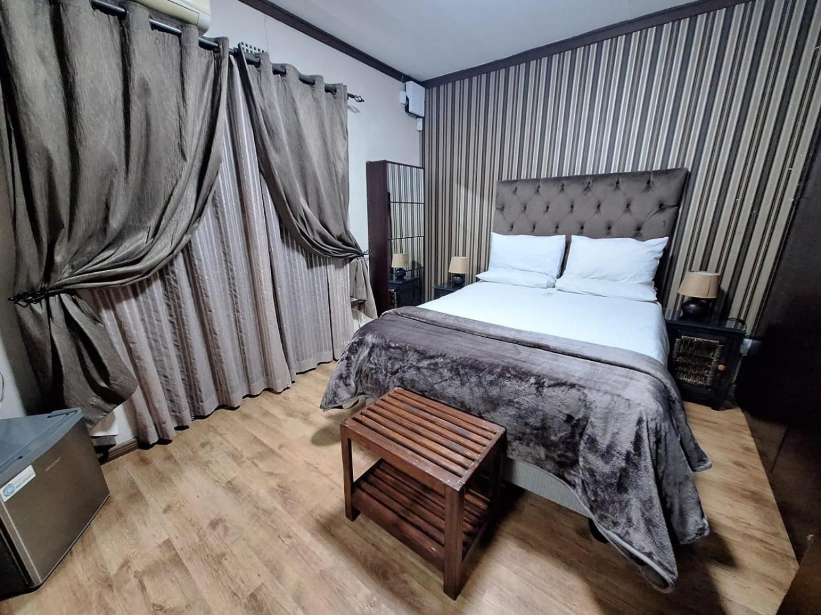 Honeymoon Suite