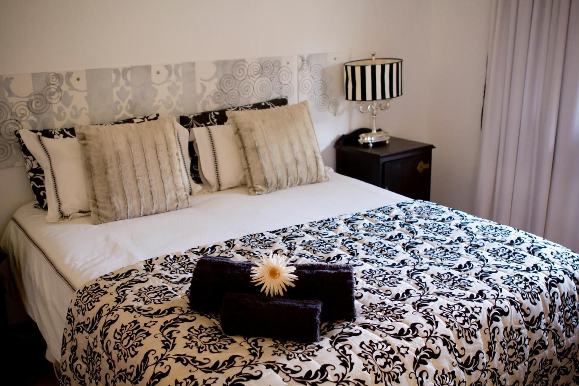 Villa Mexicana Guesthouse King Suite with Spa Bath