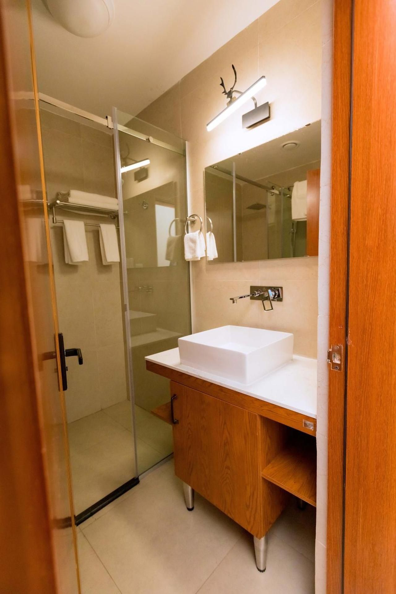 The Hut Restaurant & Boutique Hotel  Standard Room 3