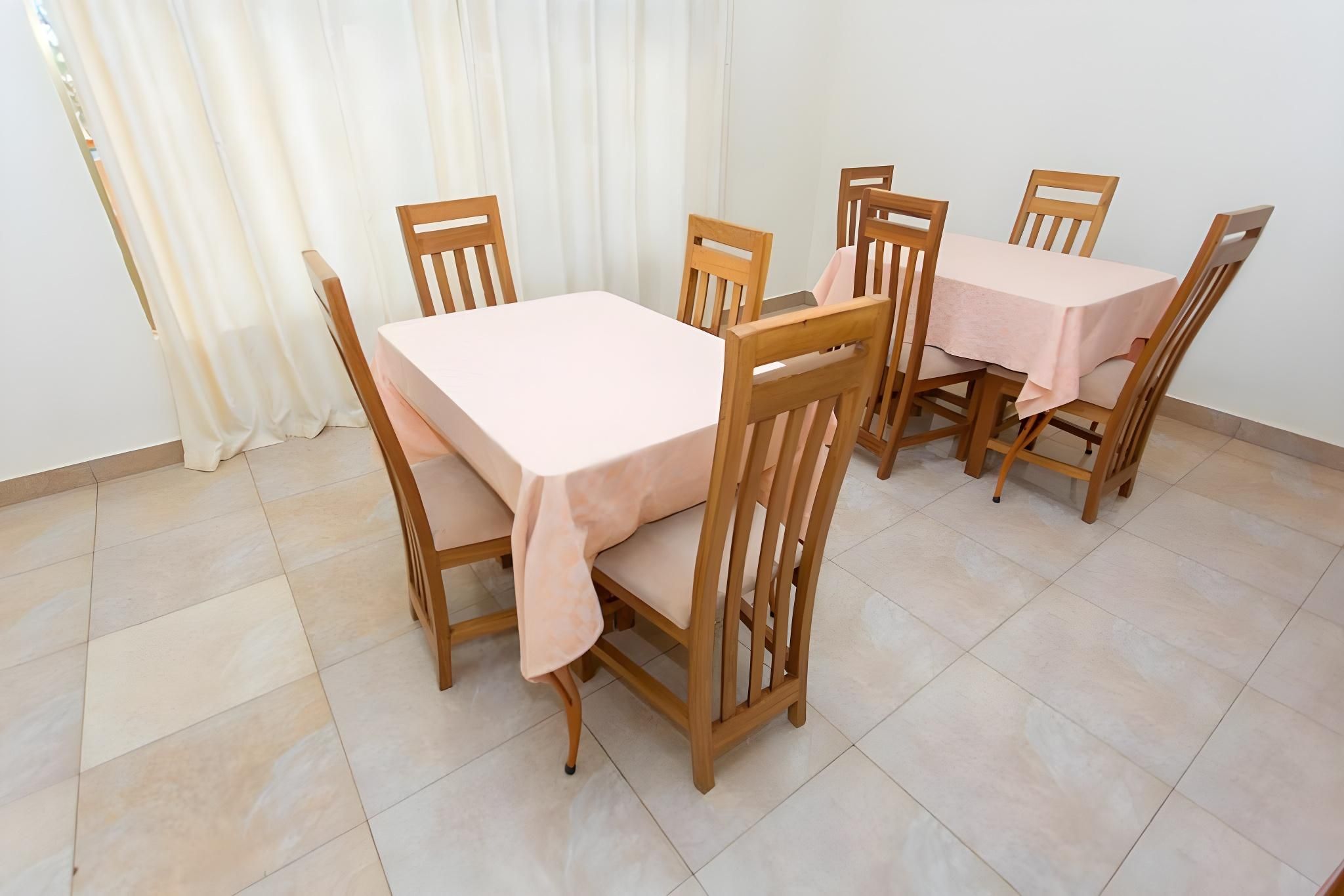 restaurant (private room)