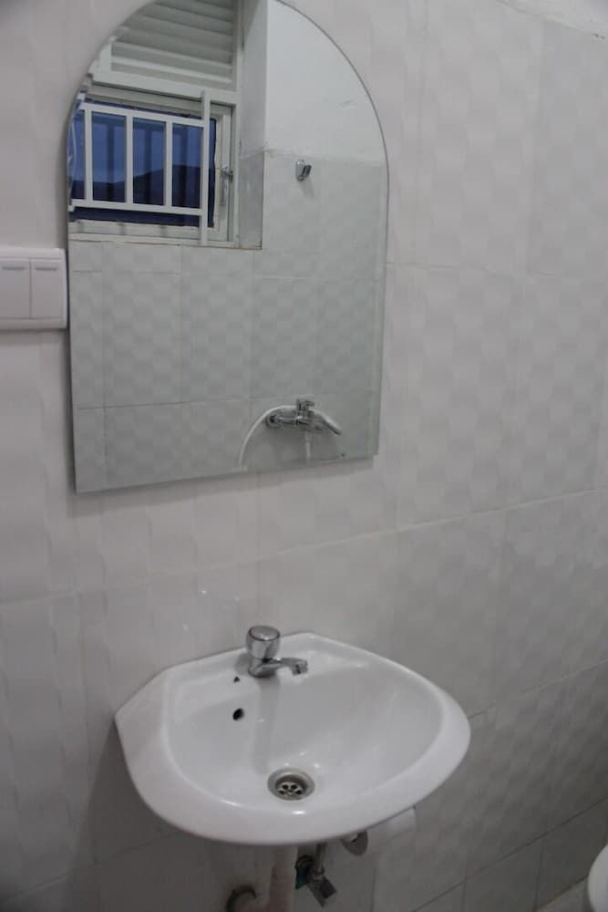 Mama Rwanda Youth Hostel Standard Double Room 5