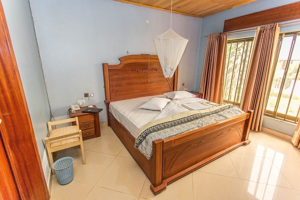 IRIS Guesthouse Deluxe Double Room