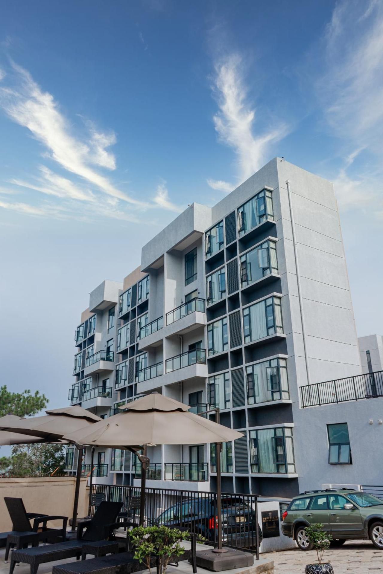 Elizabeth Golf Apartment by Link