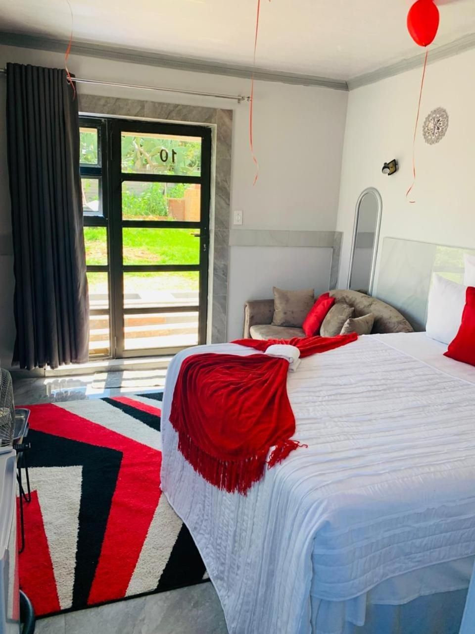 Queen Room with Garden View