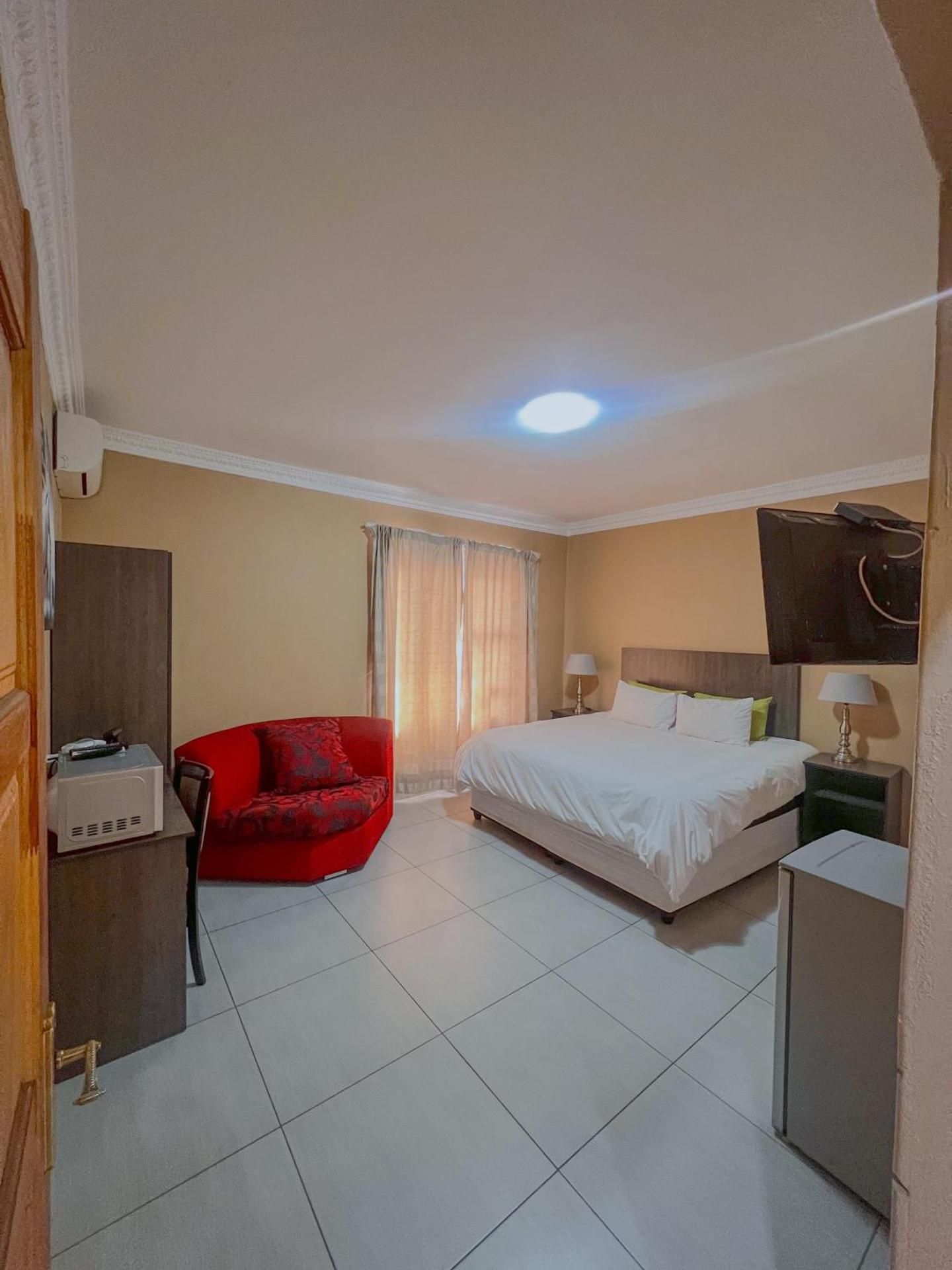 Deluxe Queen Room