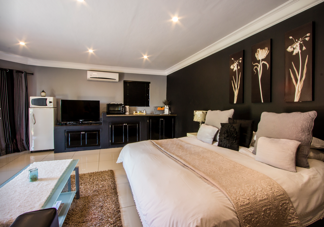 Deluxe King Suite