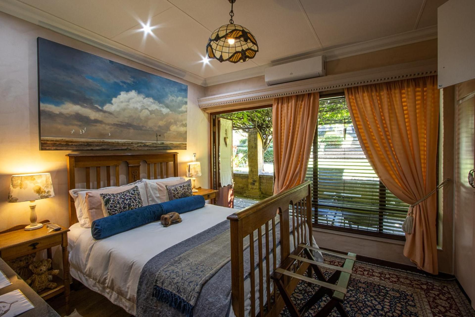 Luxury Queen Room