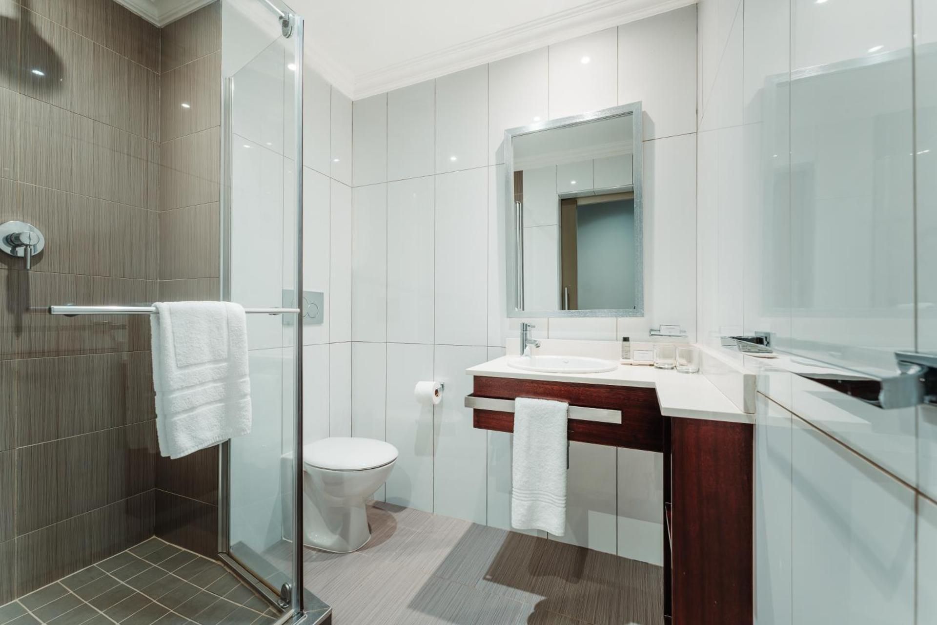 Blackrock Hotel Standard Queen Room 3