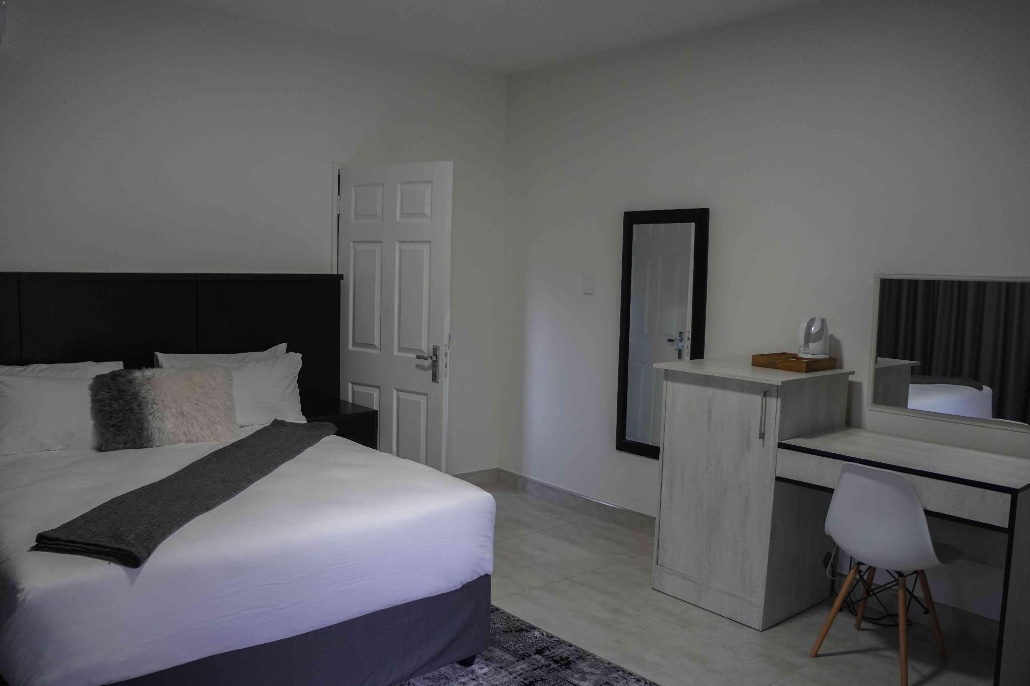 Queen Suite