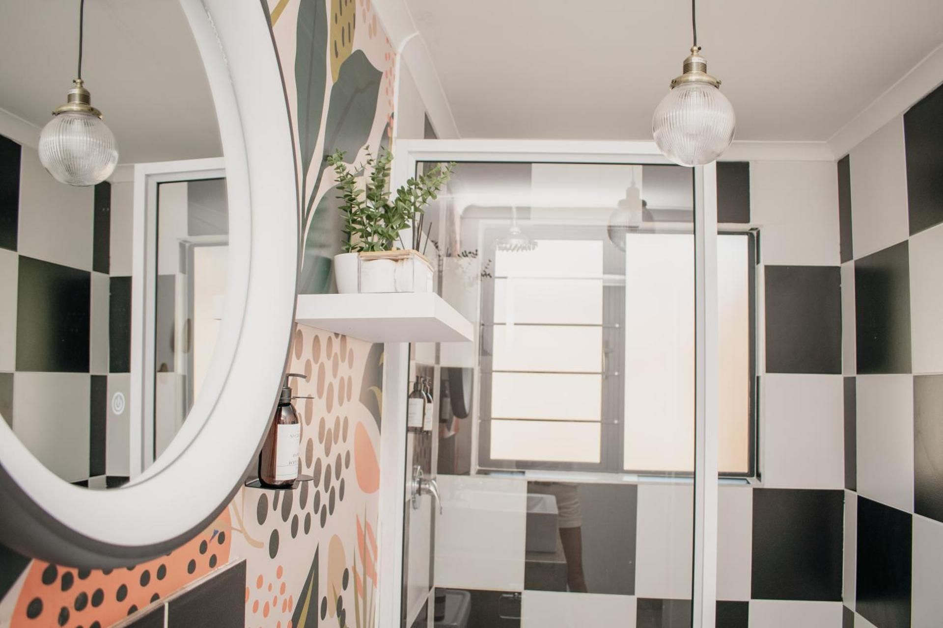 Classic One-Bedroom Apartment with King Bed