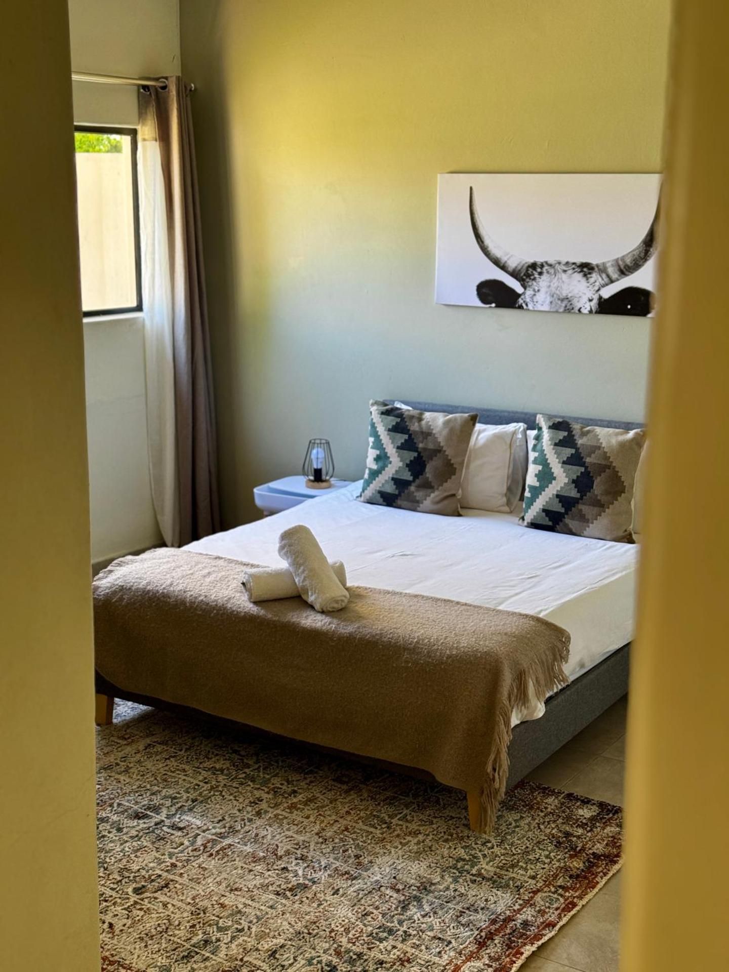 Three-Bedroom Apartment with Mountain View