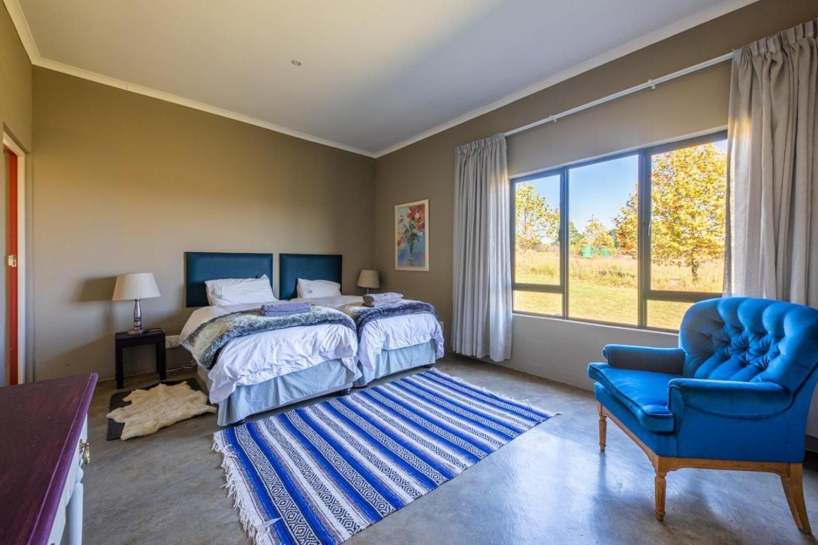 Twin Room with Shared Bathroom