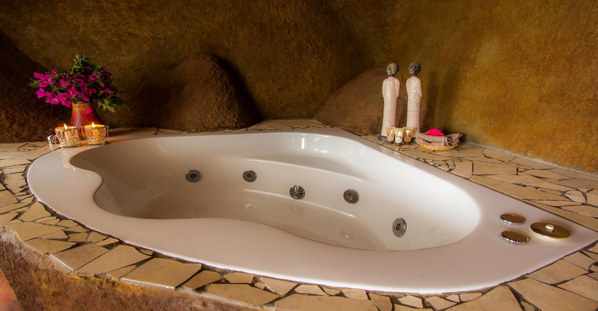 Antbear Guest Lodge Luxury Cave