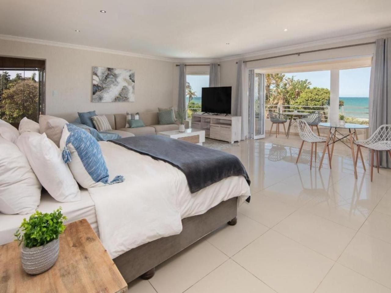 Deluxe Holiday Home