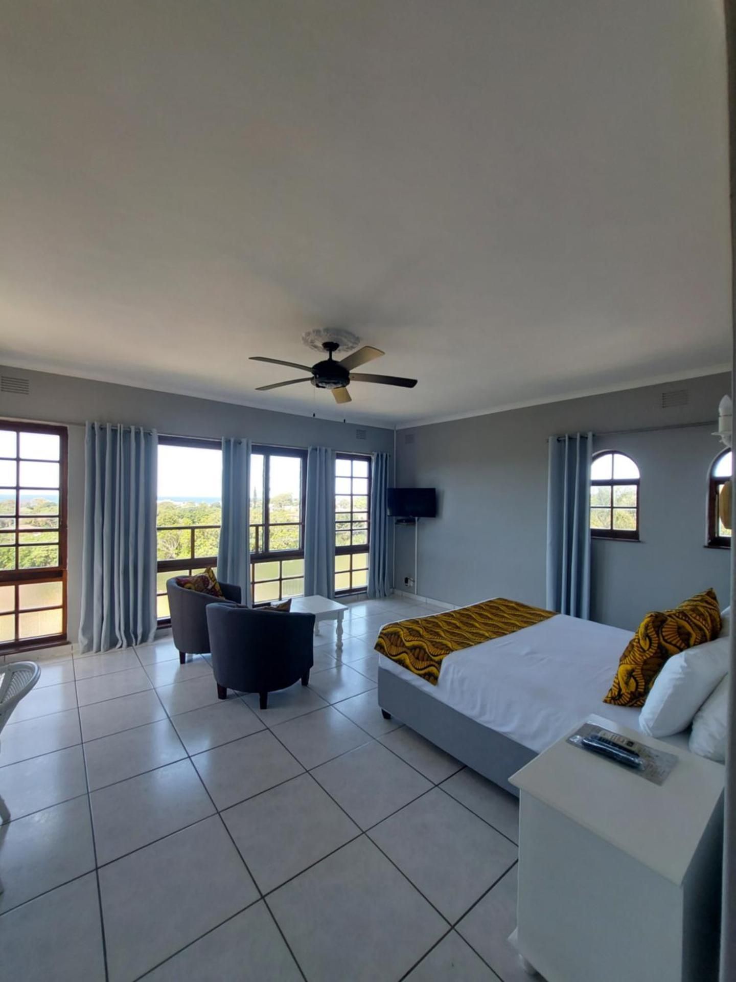 Deluxe Queen Suite