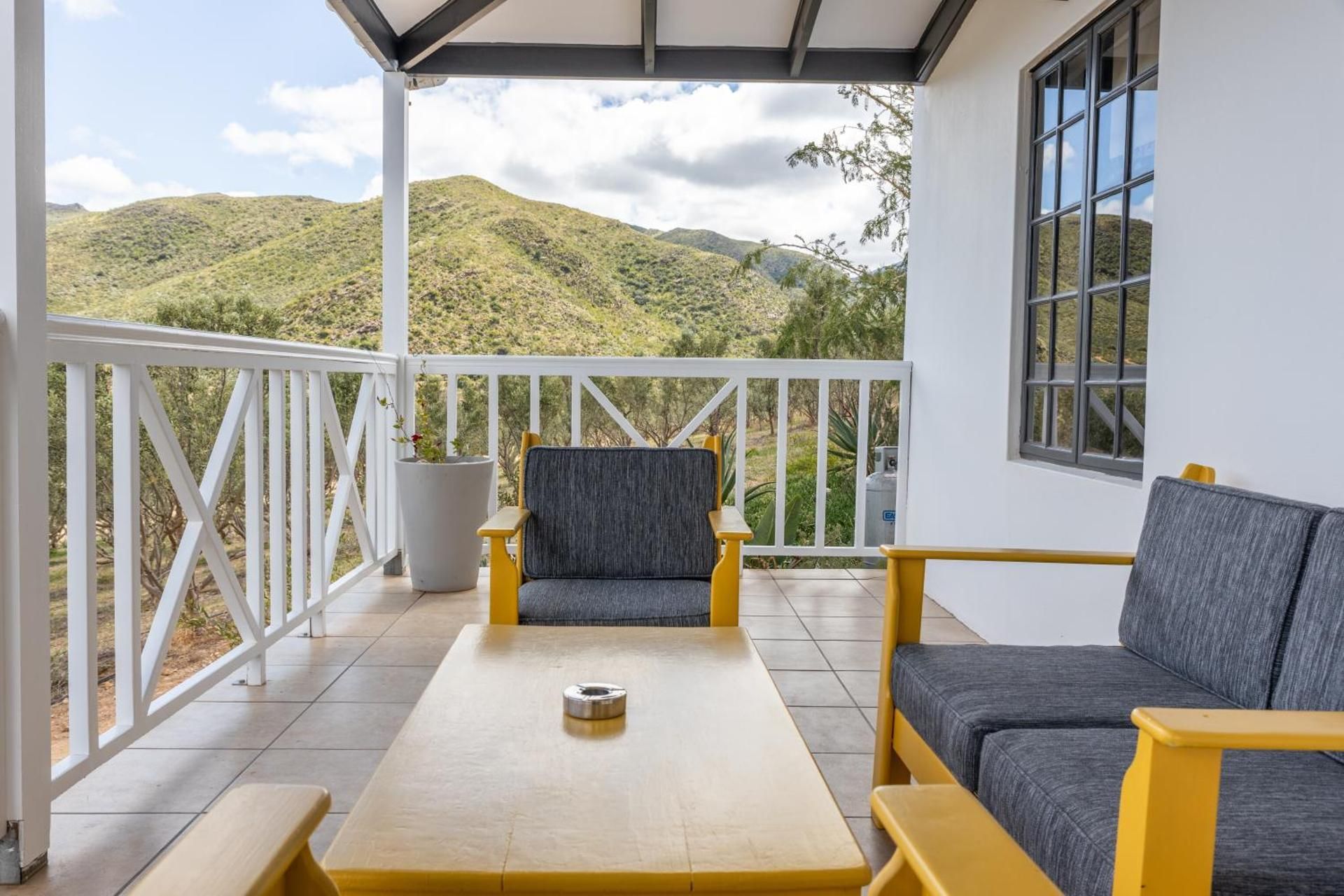Two-Bedroom Cottage with Garden View