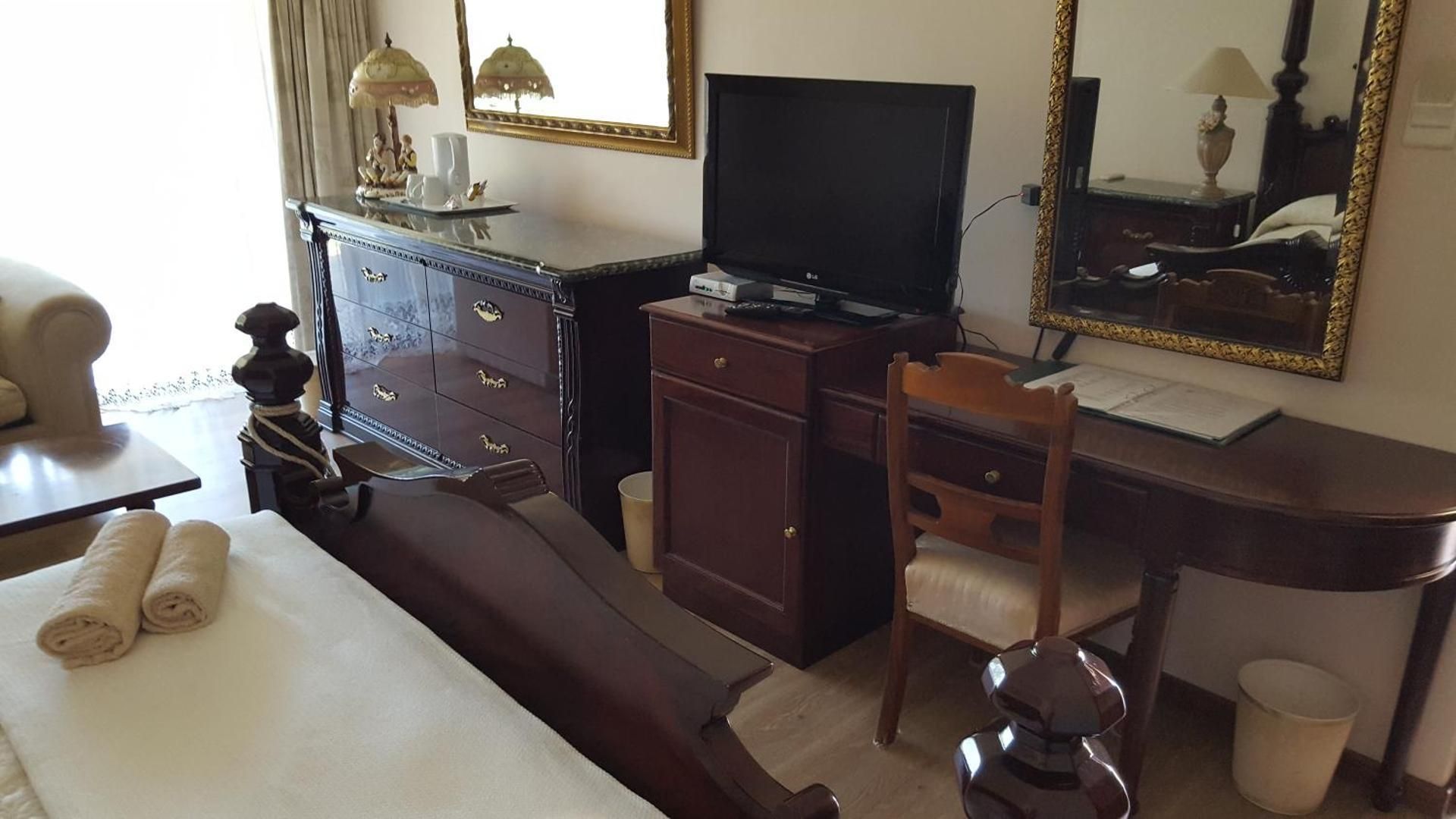 Deluxe Queen Studio 