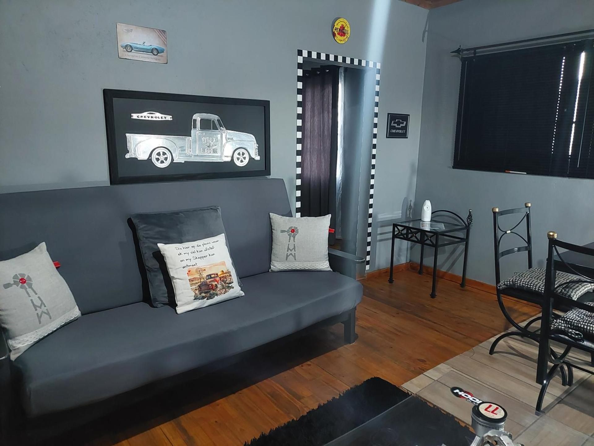 Deluxe Queen Studio 