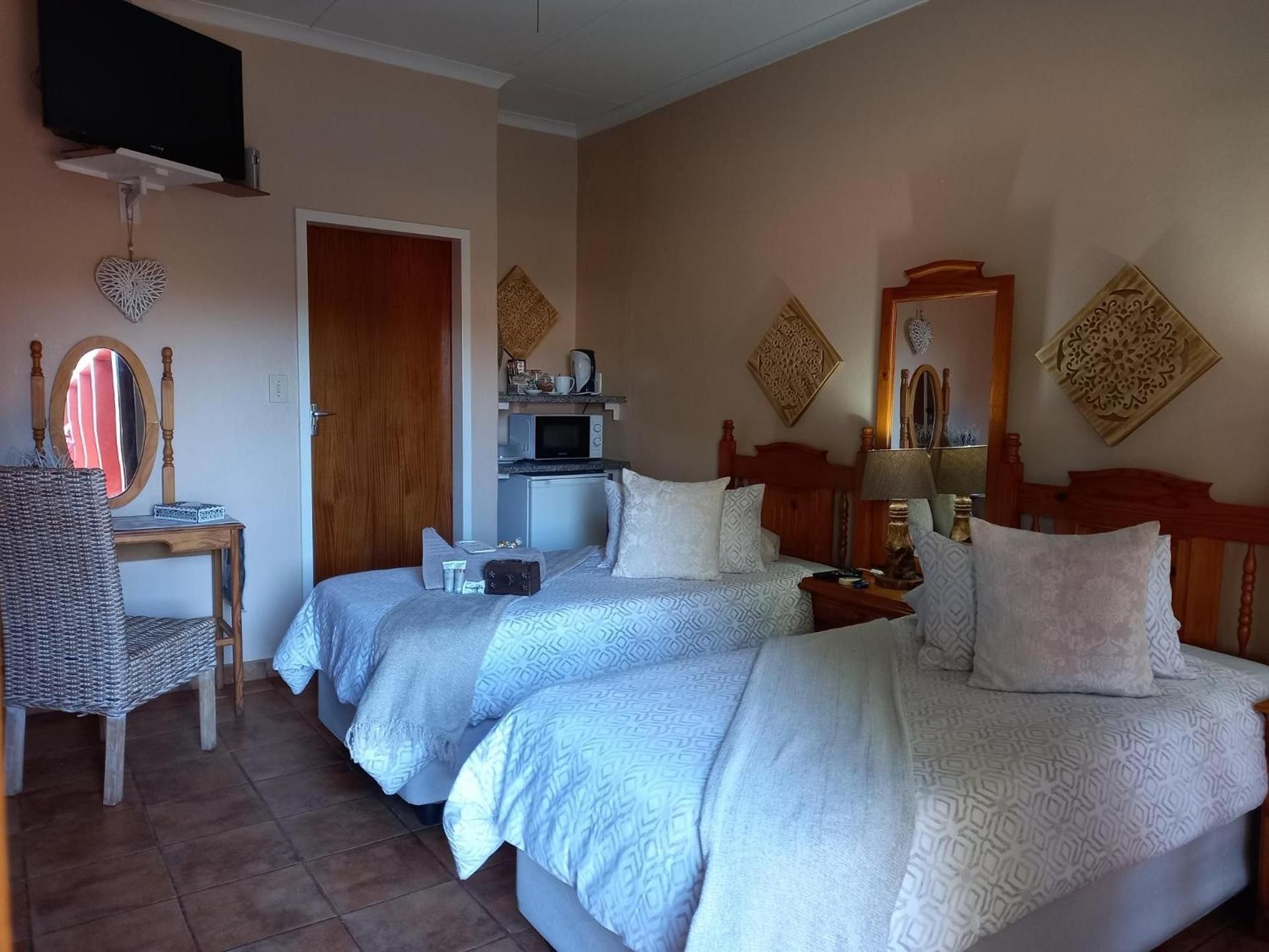 Twin Room with Private Bathroom