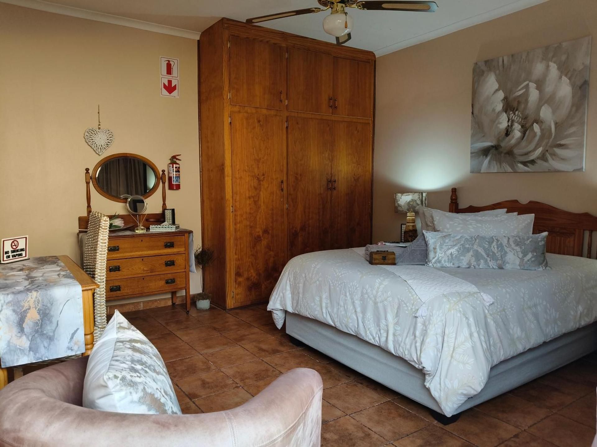 Standard Queen Room