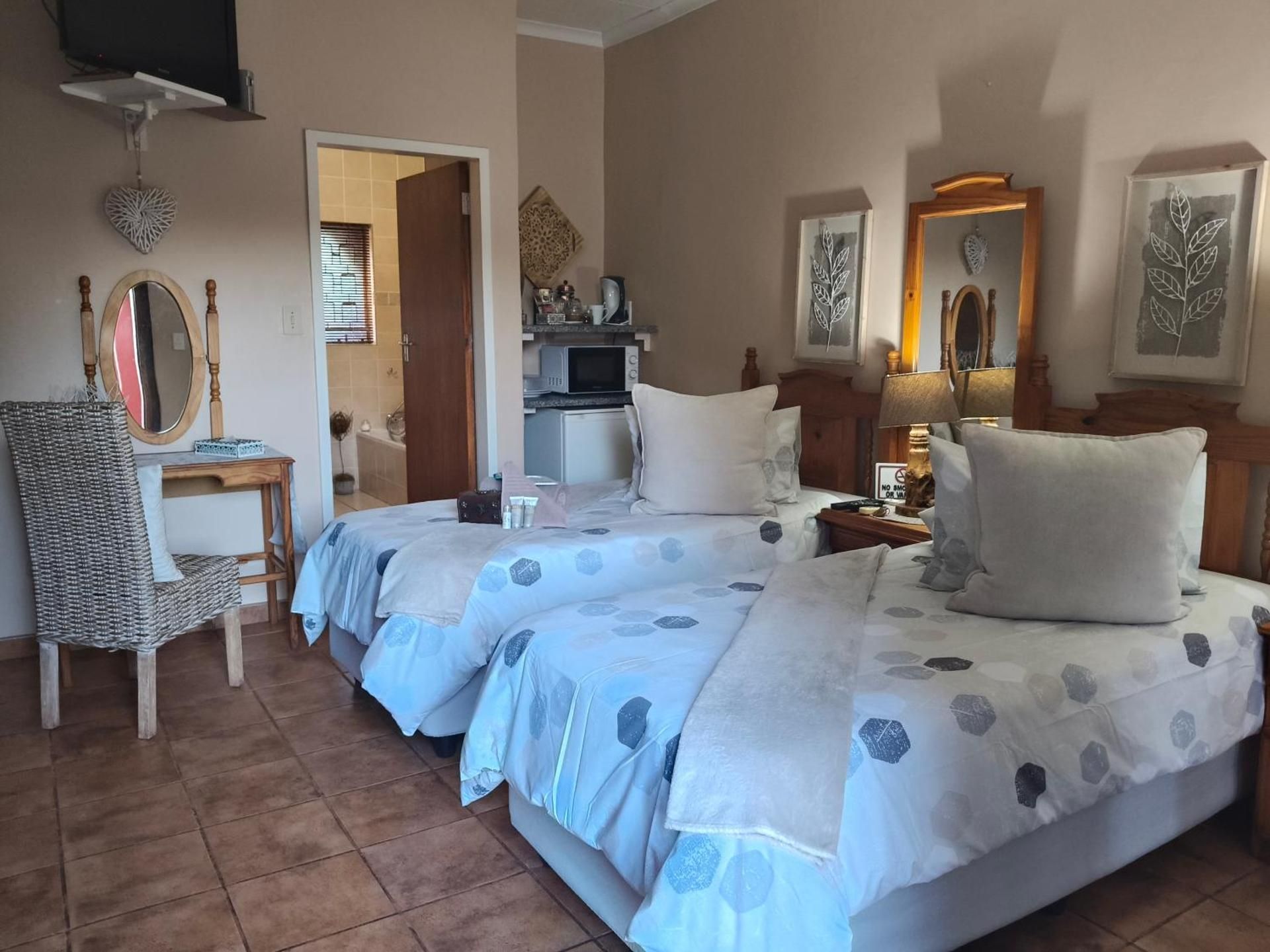 Twin Room with Private Bathroom
