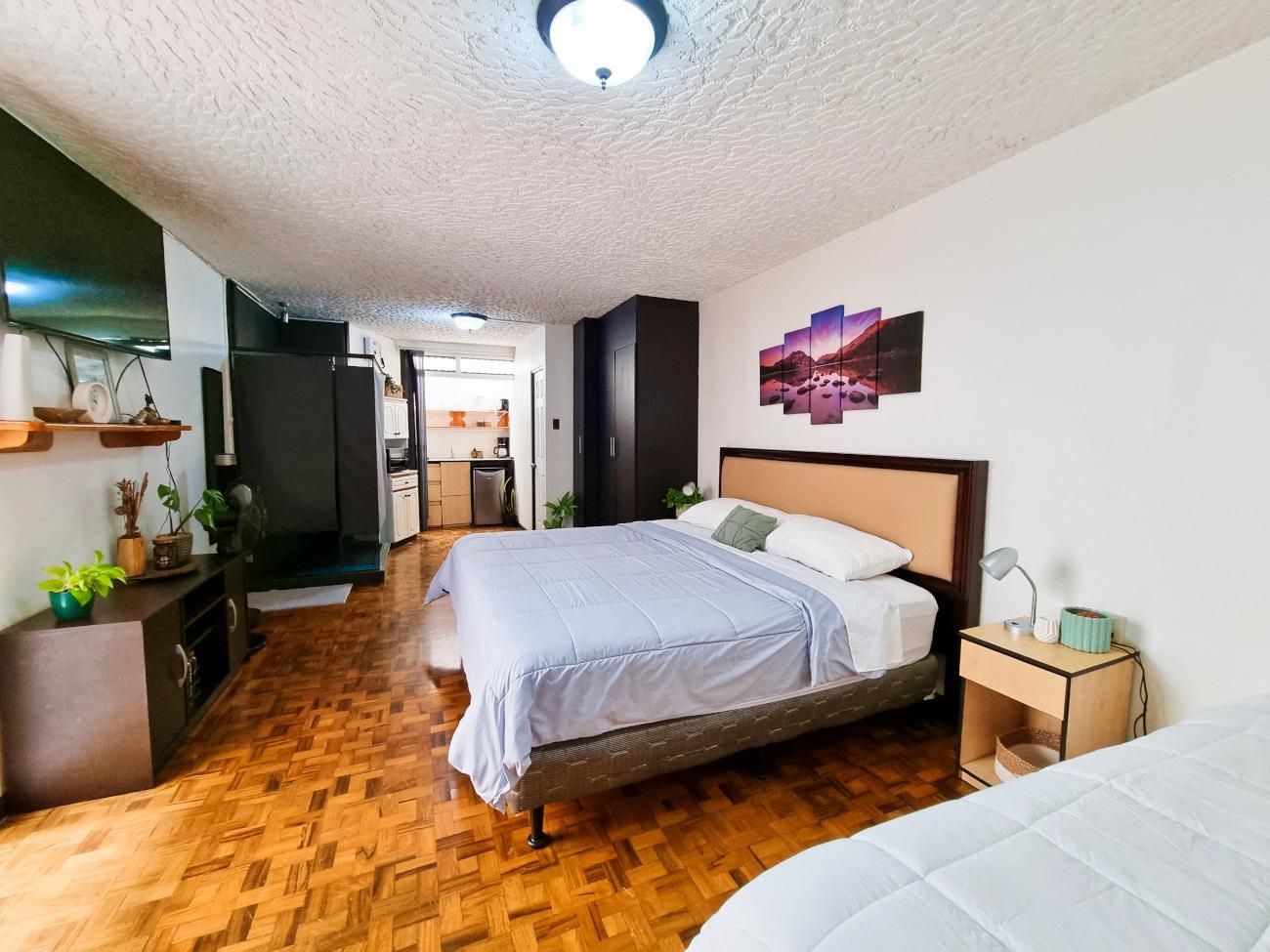 714 Studios Studio King Suite