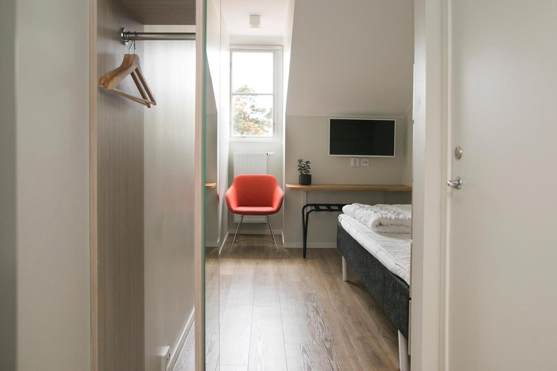 Single Room With Private Bathroom