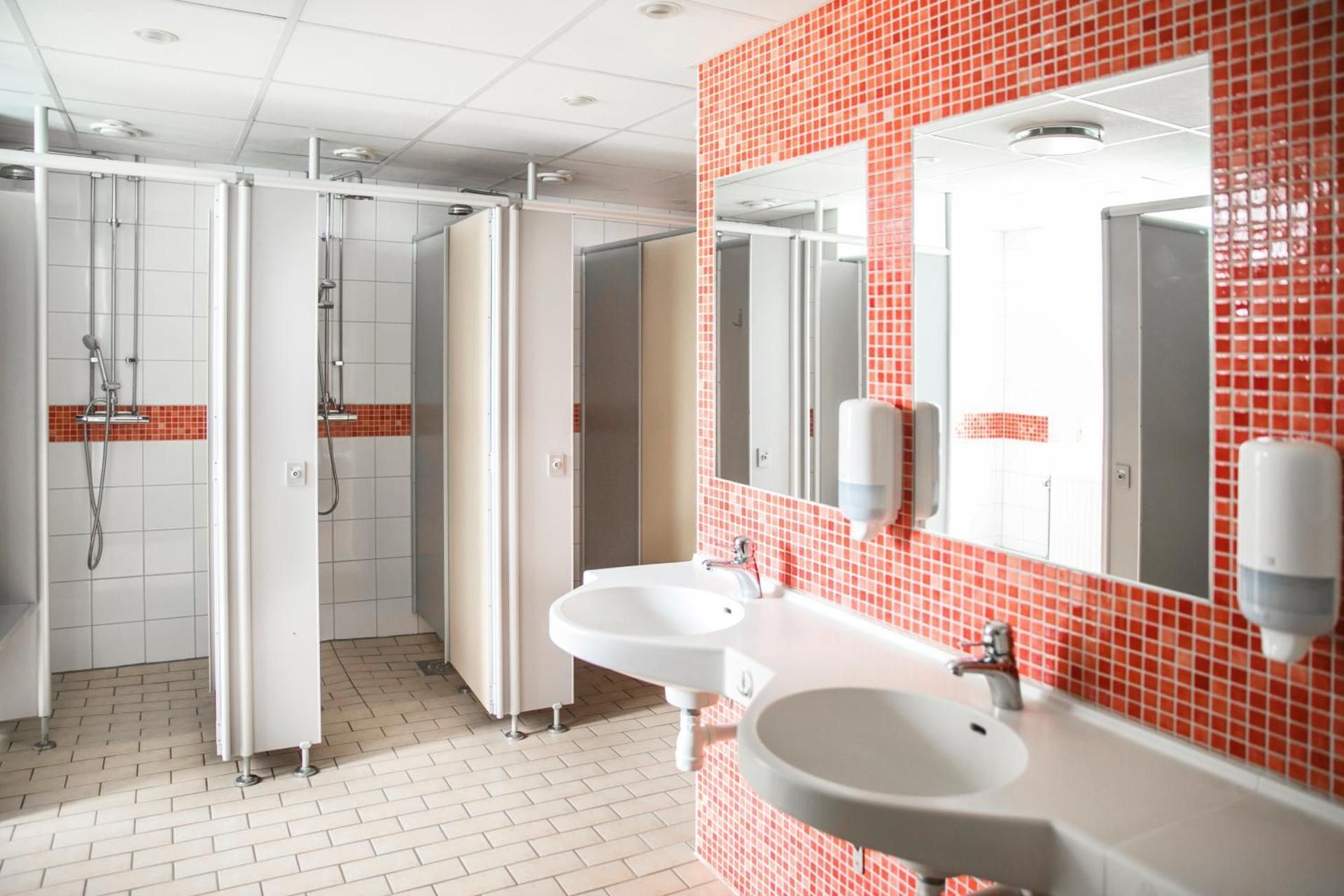 Single Room with Shared Bathroom