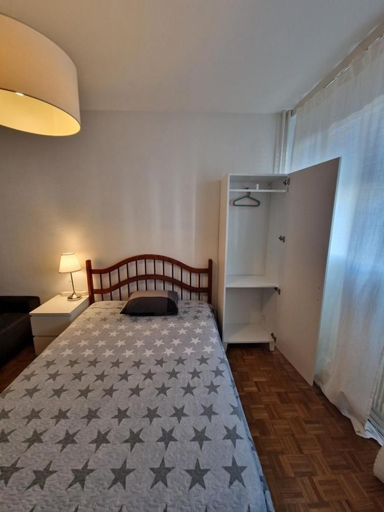 Single Room with Shared Bathroom