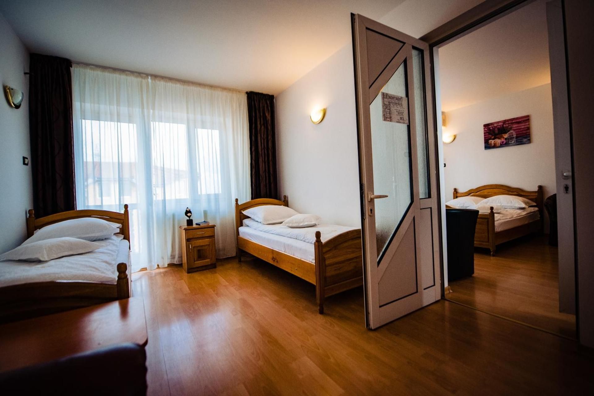 Pensiune Roua 2 Family Suite with Balcony 2