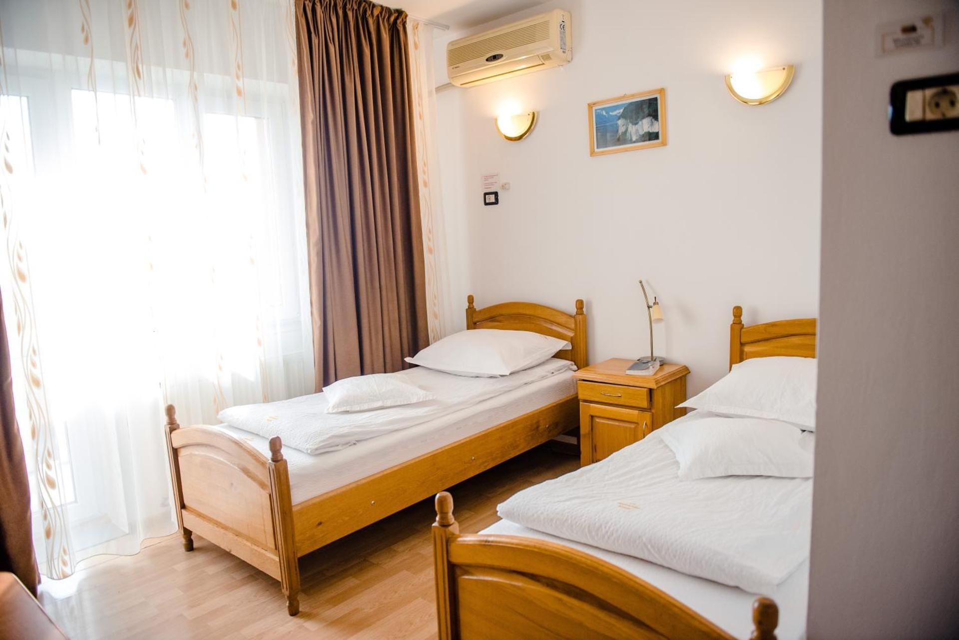 Pensiune Roua 2 Twin Room 3