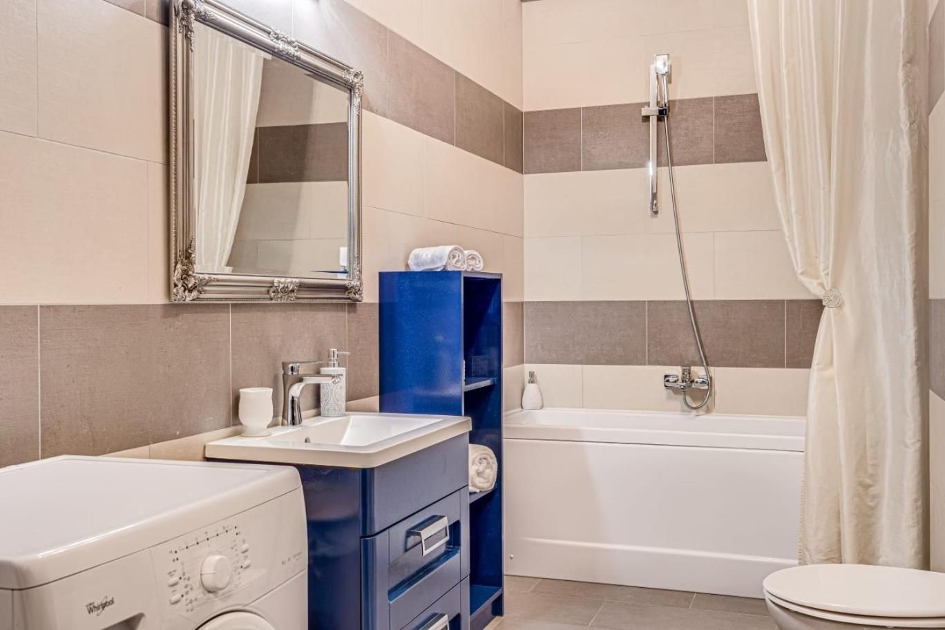 ARI - ARED Luxurious Apartments with Balcony & Free Parking Superior One-Bedroom Apartment with Balcony 2