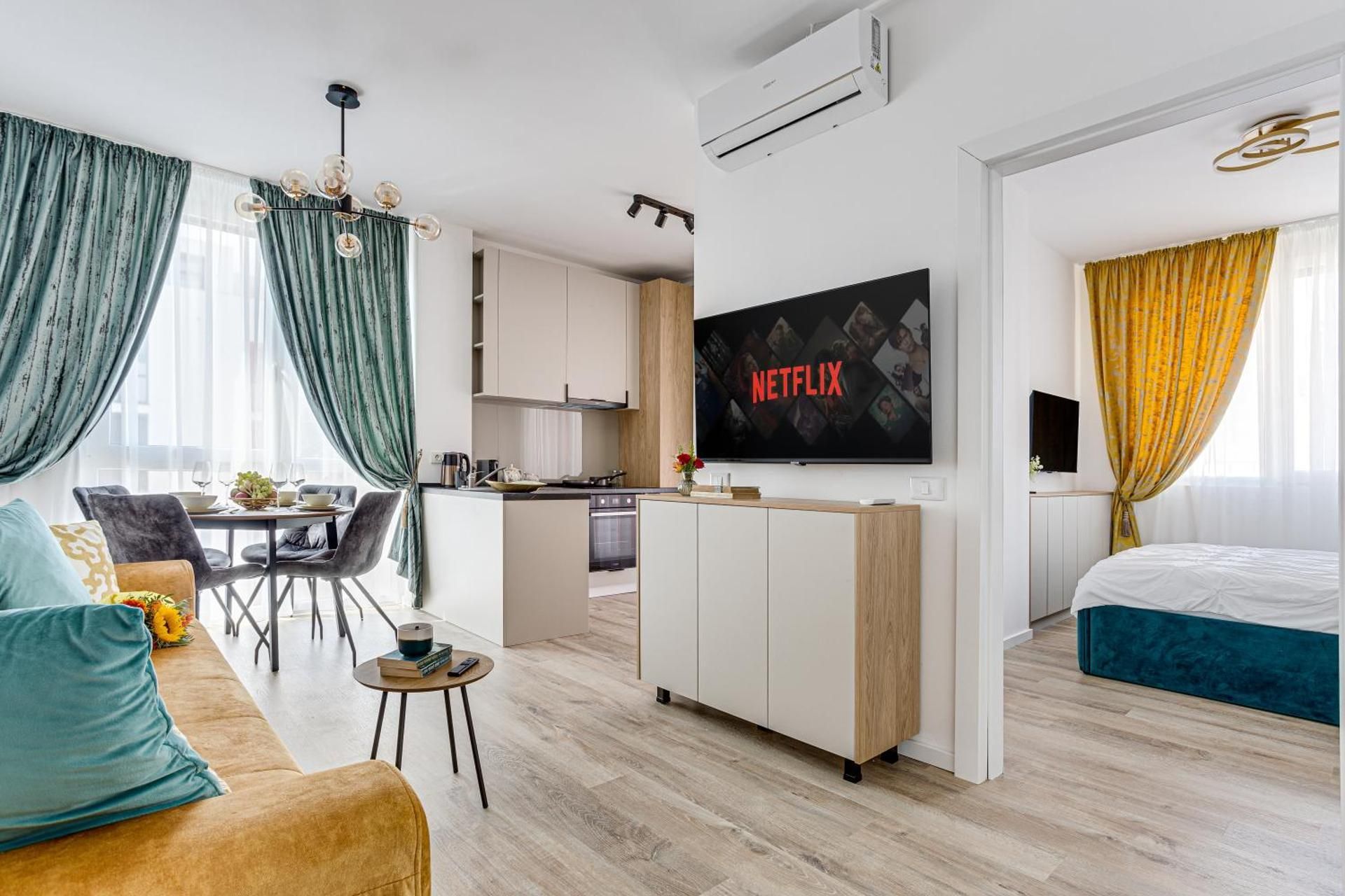 ARI - AFI Mall Luxurious Apartments with Free Parking Superior One-Bedroom Apartment 2