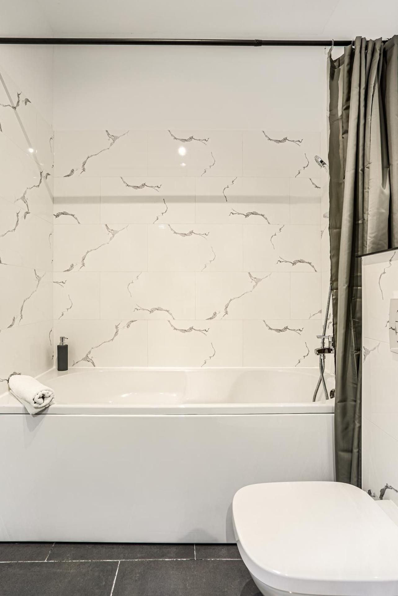 One-Bedroom Deluxe Apartment