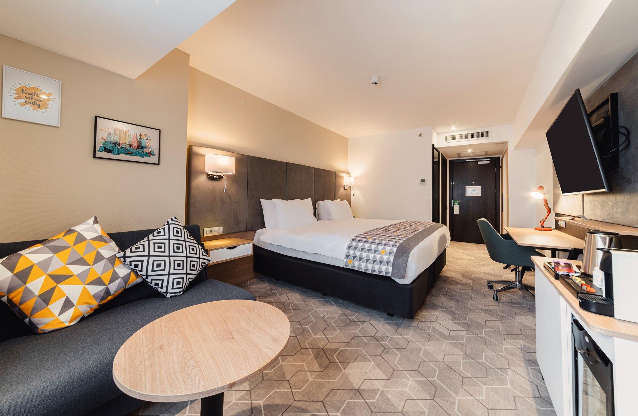 1 King Bed Premium City View Sofa Bed