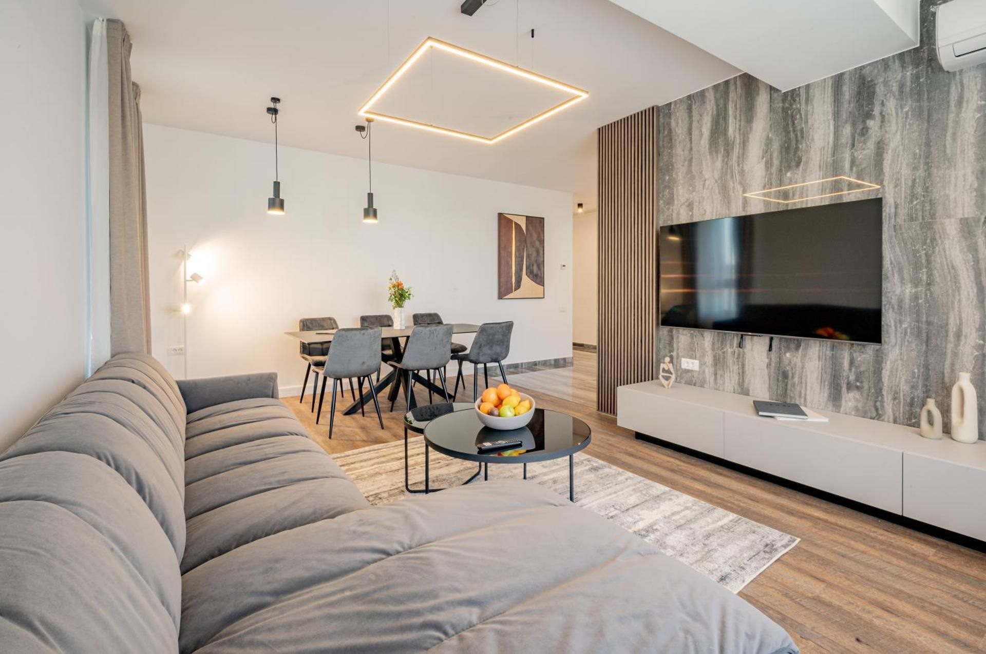 shared lounge/tv area