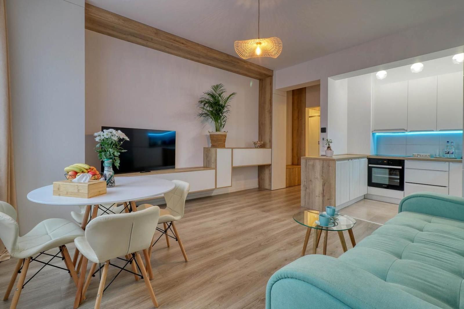 Inspiration Station - My Joyful, Cosy&Inviting Apt - Smart Thermostat - Private Parking - IOR Park - One-Bedroom Apartment 2