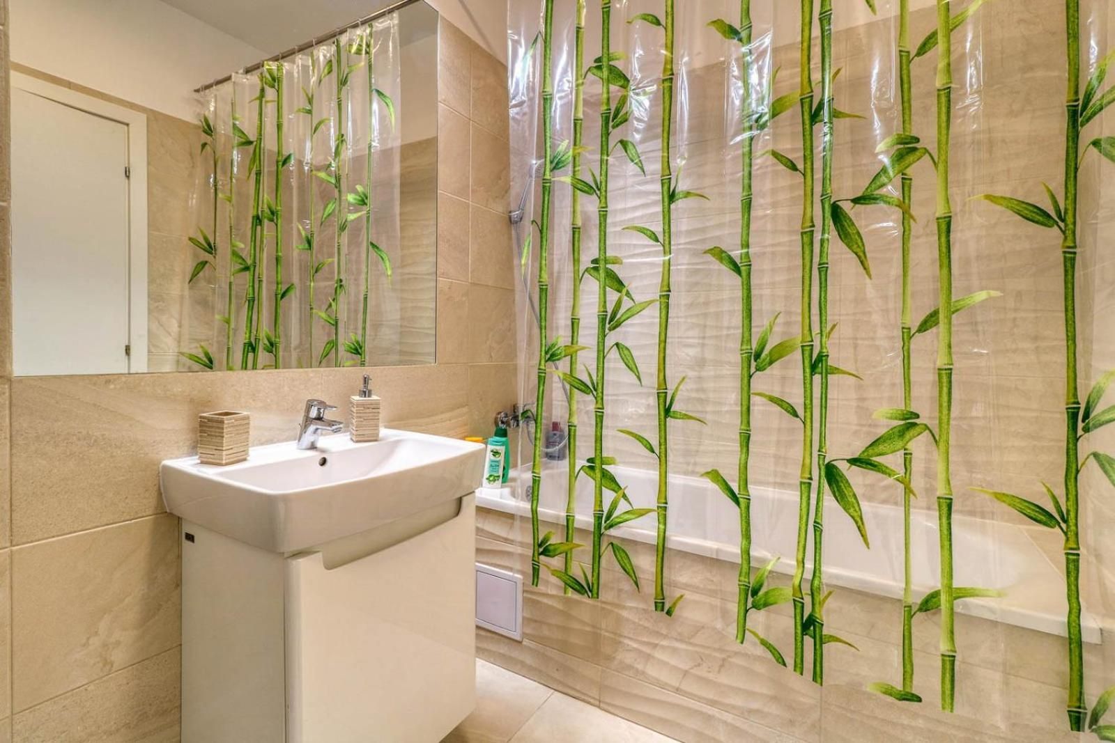 Inspiration Station - My Joyful, Cosy&Inviting Apt - Smart Thermostat - Private Parking - IOR Park - One-Bedroom Apartment