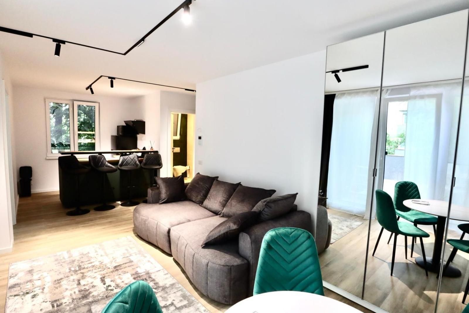 One-Bedroom Apartment with Terrace