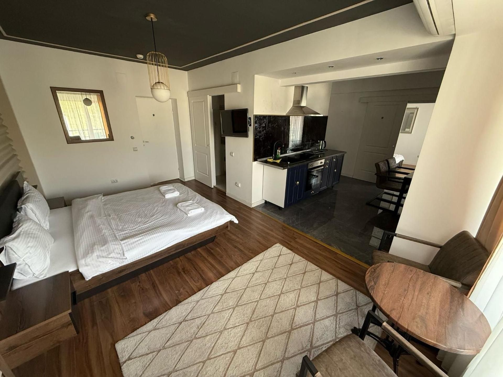 One-Bedroom Deluxe Apartment