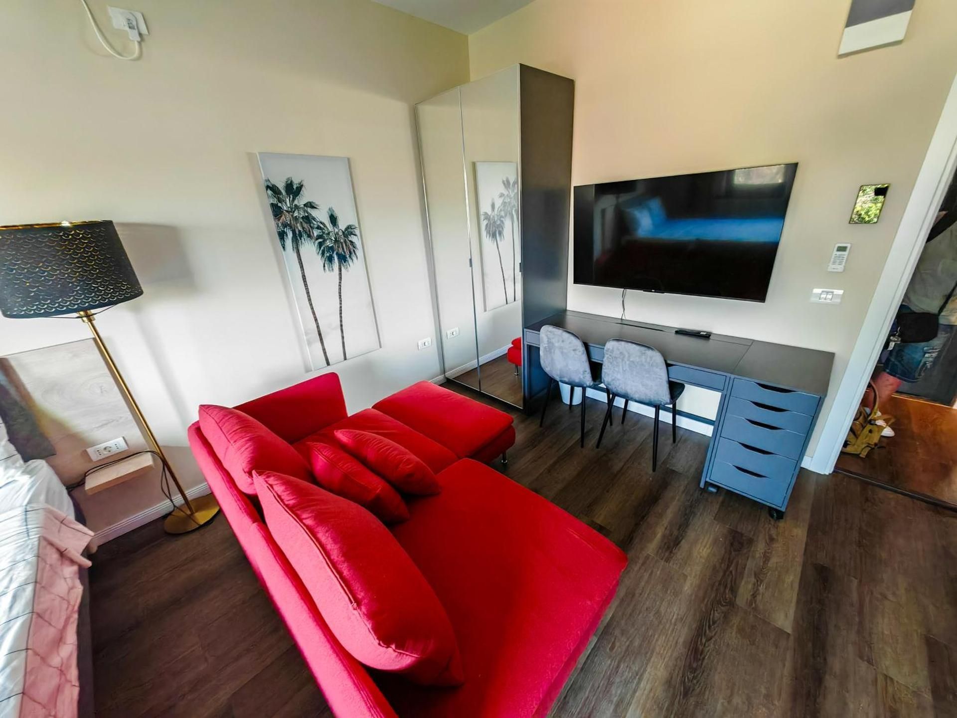 Deluxe Studio