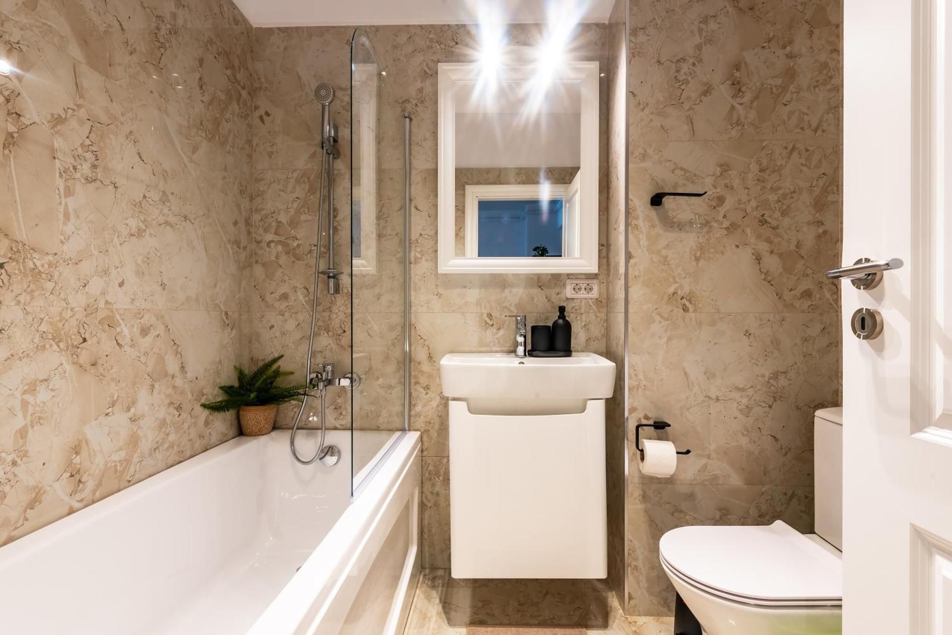 One-Bedroom Apartment - Non-Smoking