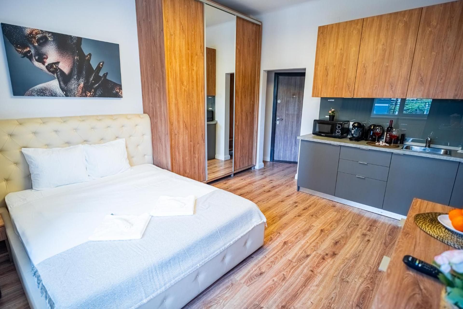 One-Bedroom Apartment