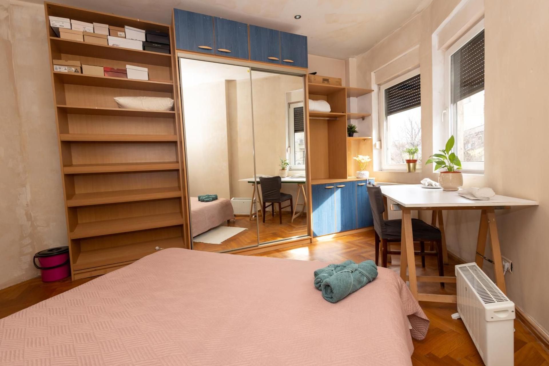 Shared Retro Vintage Luxury Apartment