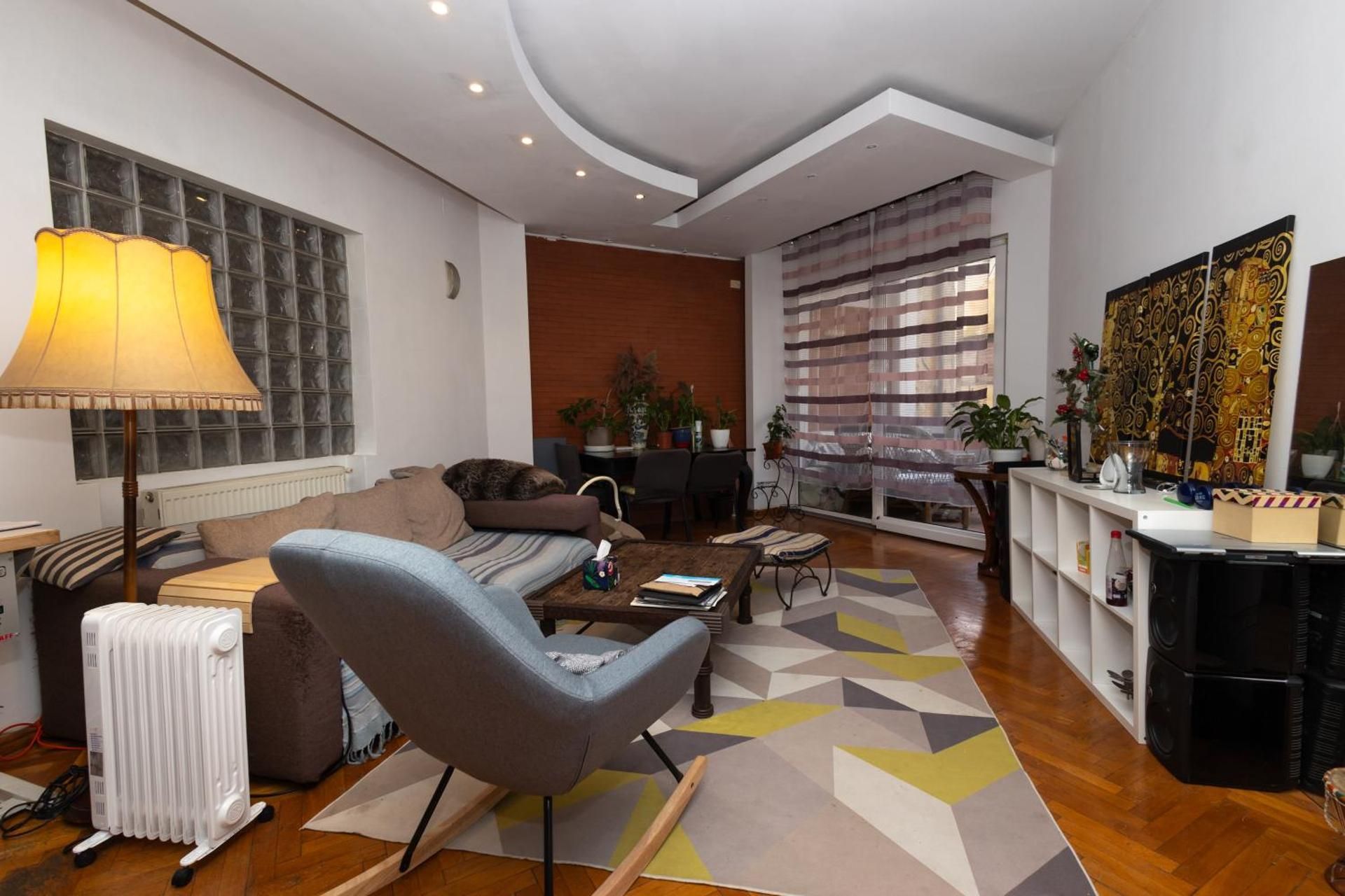 Shared Retro Vintage Luxury Apartment