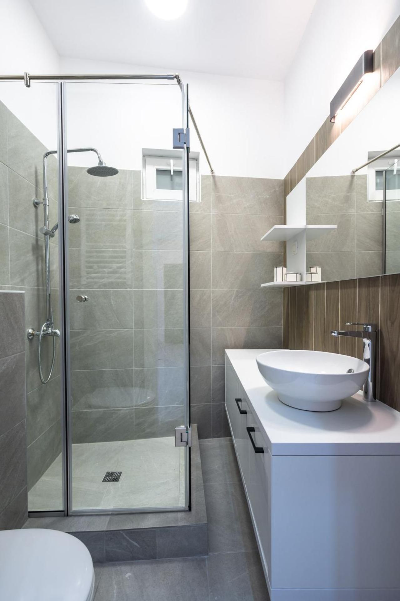One-Bedroom Deluxe Apartment