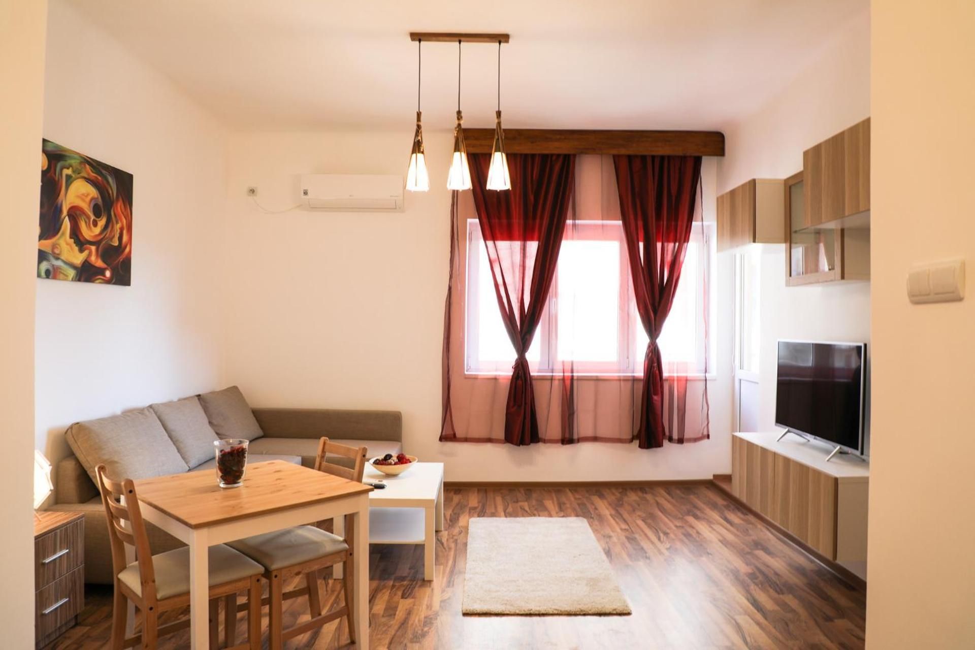 Ultracentral Apartament with Balcony - Old Town One-Bedroom Apartment 2