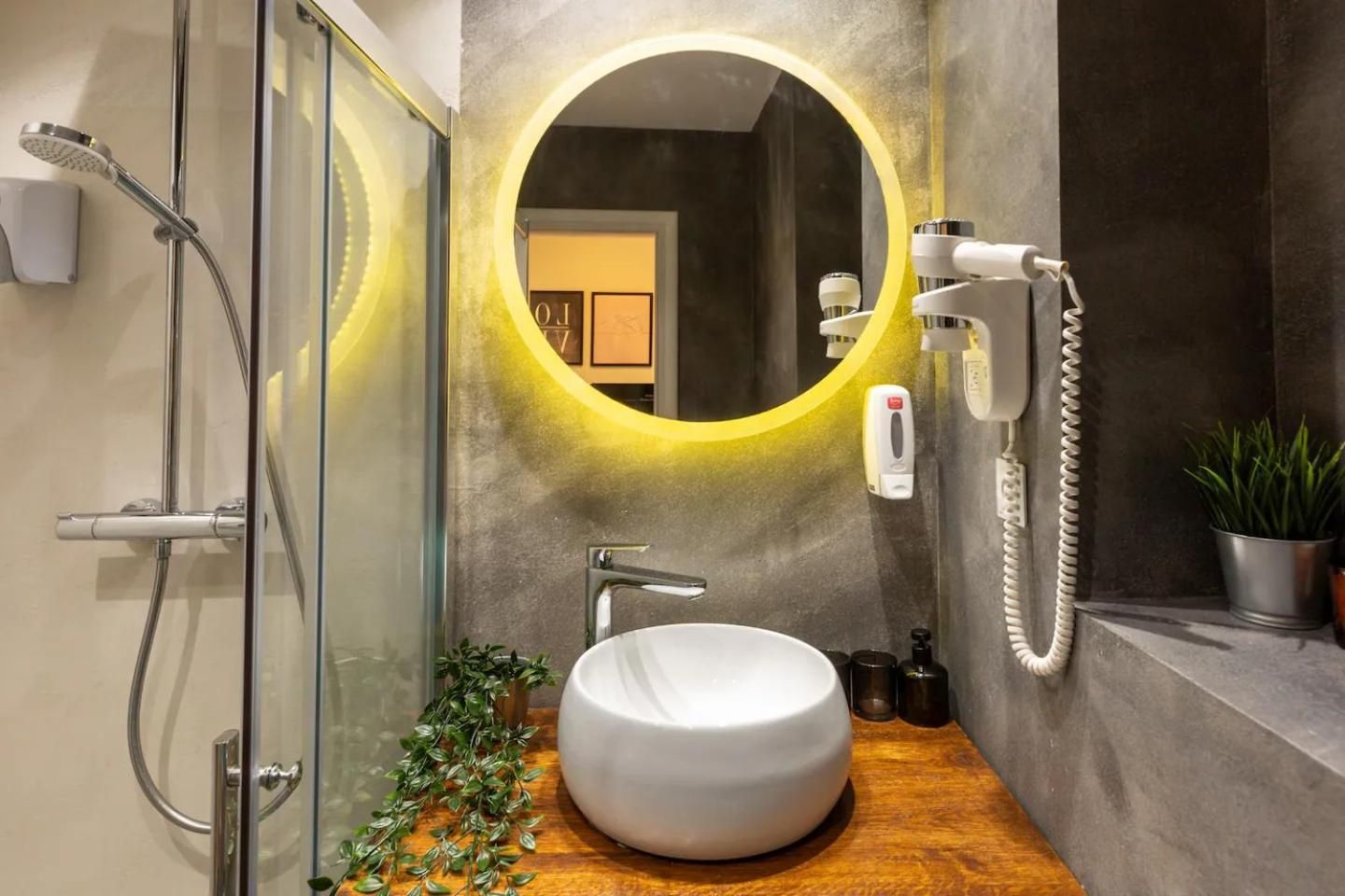 Premier One-Bedroom Apartment with Two Balconies and River View