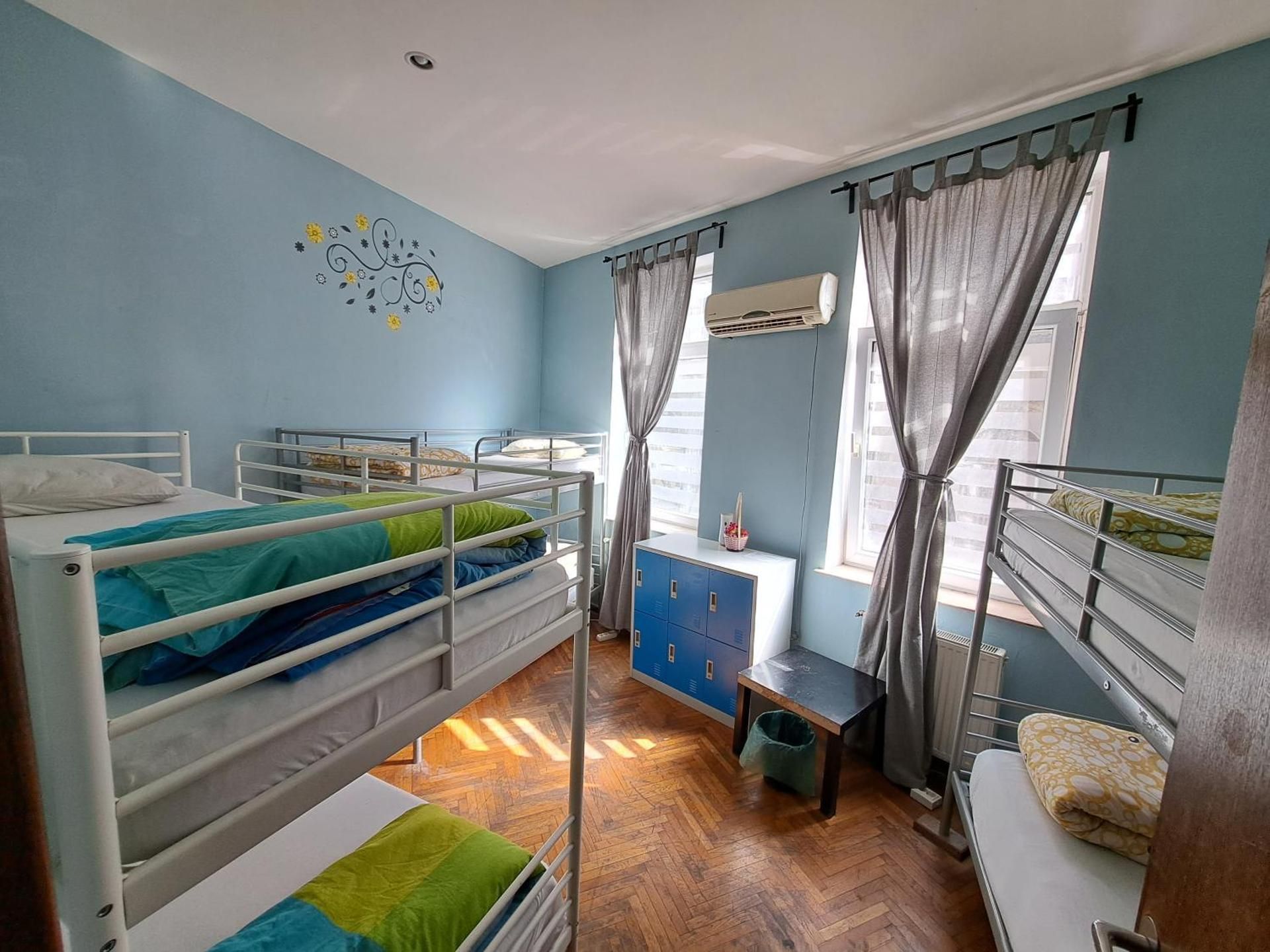 Bed in 6-Bed Mixed Dormitory Room